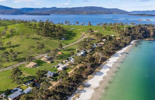 Surveyors Bay Casa | Big Roaring Beach House