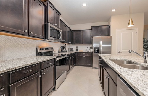 Four Corners Villa | August Deal! 8BR Windsor Cay Home | Family Fun & Group Getaway