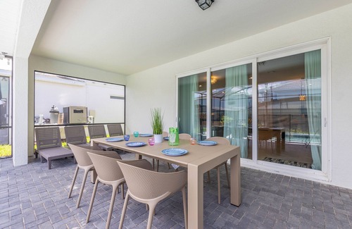 Four Corners Villa | August Deal! 8BR Windsor Cay Home | Family Fun & Group Getaway