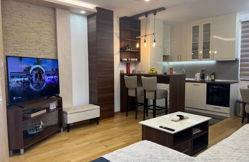 Zlatibor Apartamento | Big Sky Apartment is only 15 min from the Zlatibor Lake.