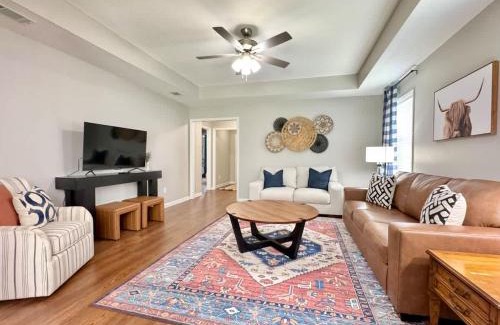 Remerton Casa | Big Sky Bungalow - 5 Beds Sleeps 8
