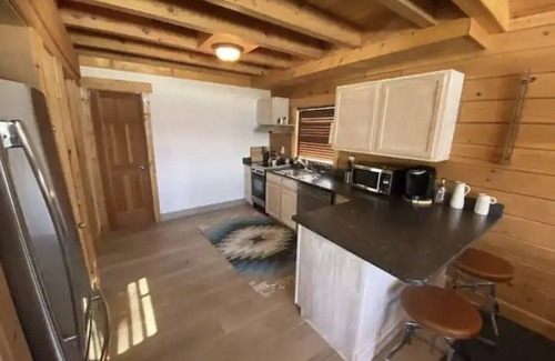 Gallatin Gateway Casa | Big Sky Retreat Cabin 2