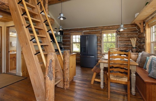 Big Sky Cabina | Cowboy Heaven Cabin 15 Rustic Ridge