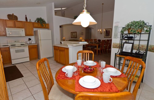 Orange Tree Casa | Gran piscina orientada al sur / área de la naturaleza con vista al jacuzzi de Mickey Mouse - ¡PRECIOS INCLUIDOS!
