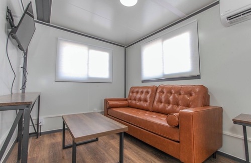 Big Spring Cabina | Big Spring, TX-Tiny Home Charm -2 bd