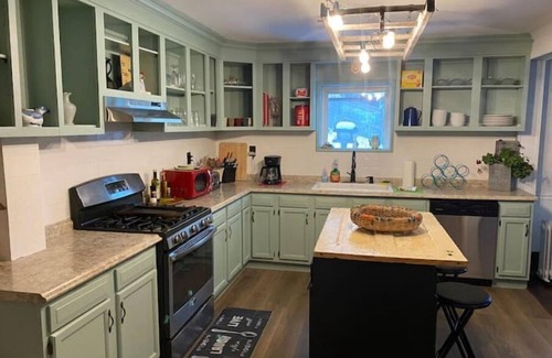 Wurtsboro Casa | Big Stone House in Charming Catskills Village