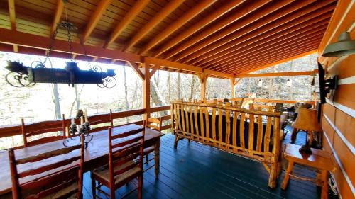 Sugar Grove Casa | Big Timber Creek Cabin