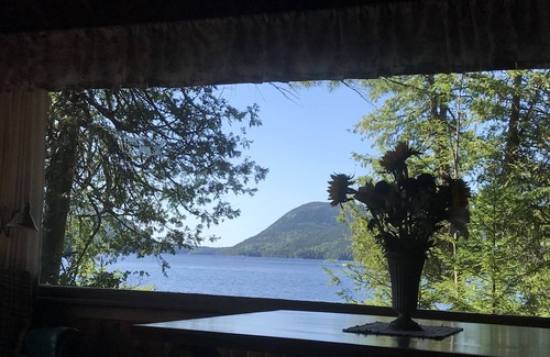 Mount Desert Cabina | BigCamp - Un oasis rústico en el lago