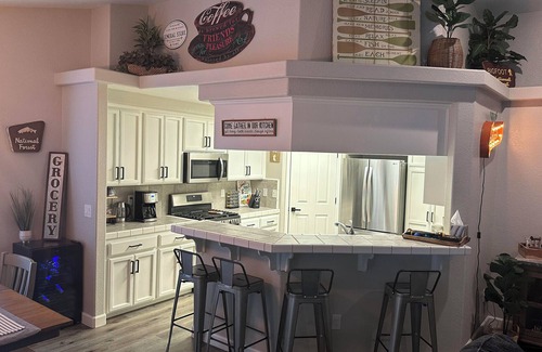 Shasta Lake Casa | Bigfoot house-10 min from the Lake with sparkling pool and all new furnishings.