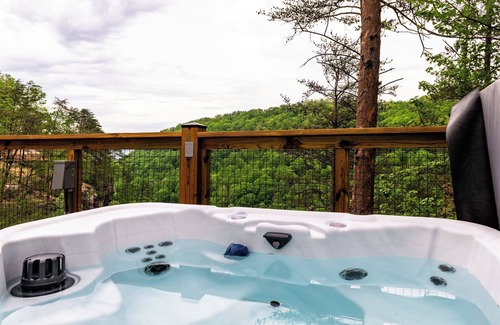 Pikeville Cabina | Biggest Deck! Beautiful Dome