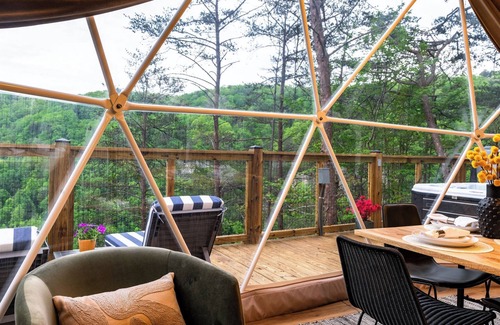 Pikeville Cabina | Biggest Deck! Beautiful Dome