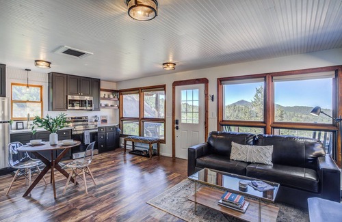 Cripple Creek Cabina | Bighorn Haven -Views- Hot Tub- Fire Pit