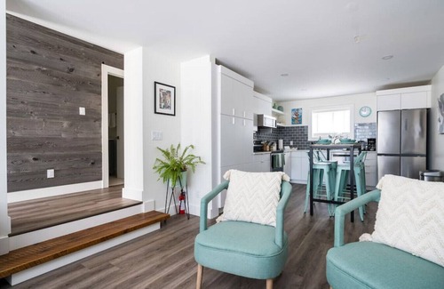 Meaford Apartamento | "Bike" at Hills Meaford | 1BD Suite + Pets