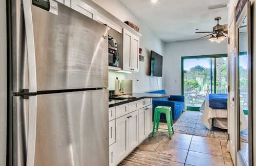 Rosemary Beach Condominio | Bikes and beach chairs included!30A-Studio between Rosemary and Alys Beach