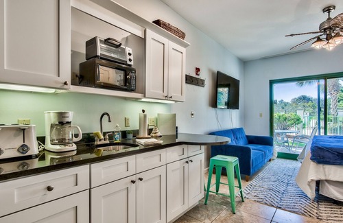 Rosemary Beach Condominio | Bikes and beach chairs included!30A-Studio between Rosemary and Alys Beach