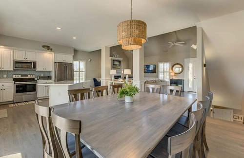 Sandbridge Casa | Bikini Blonde | 715 ft to the beach | Private Pool and Hot Tub