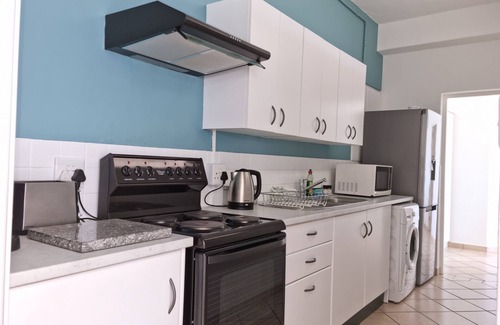 Mountainside Apartamento | Upmarket apartment located on the upper level of a beautiful multi-level Villa.