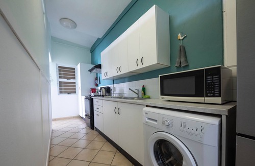 Mountainside Apartamento | Upmarket apartment located on the upper level of a beautiful multi-level Villa.