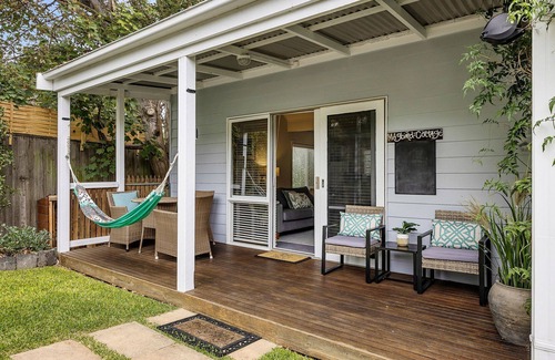 Sorrento Cabaña | Bilinga Cottages - Magbird and Wattlebird