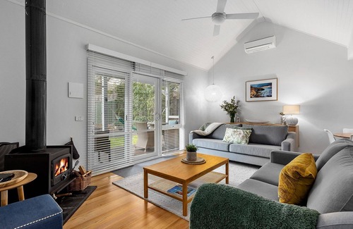 Sorrento Cabaña | Bilinga Cottages - Magbird and Wattlebird