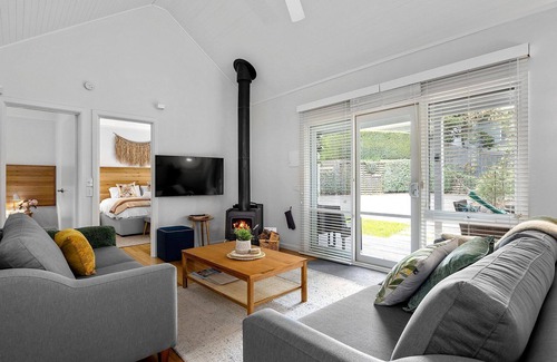 Sorrento Cabaña | Bilinga Cottages - Magbird and Wattlebird
