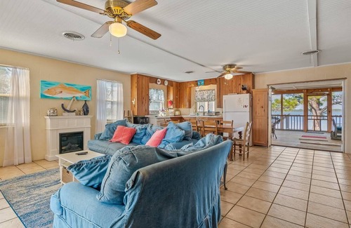 Alligator Point Casa | Bill's Bay Breeze is the perfect spot for a family vacation or a weekend getaway