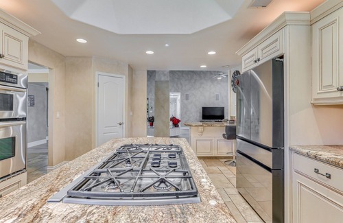 Clovis Casa | Bright Clovis Home w/ Billiards & Private Pool!