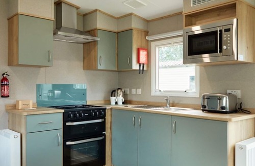 Great Houghton Casa | Billing Aquadrome Silver 3 Bed Caravan KM115