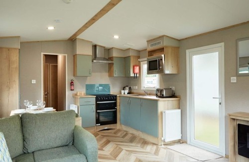 Great Houghton Casa | Billing Aquadrome Silver 3 Bed Caravan KM120