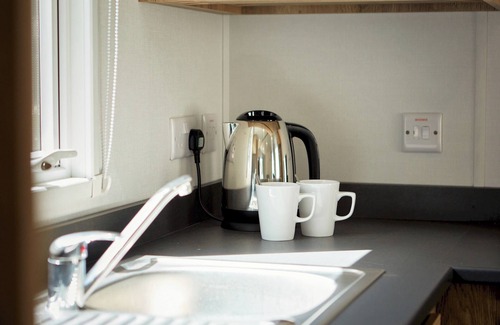Great Houghton Casa | Billing Aquadrome Silver 3 Bed Caravan Pet MP110