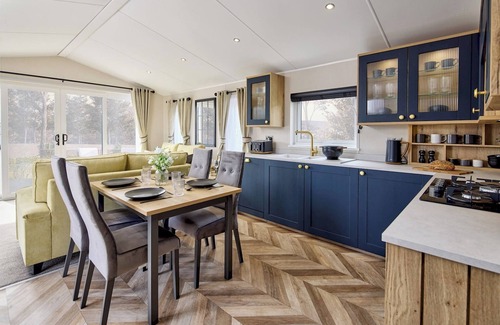Great Houghton Casa | Billing Aquadrome 2 Bed Hot Tub Caravan MI12