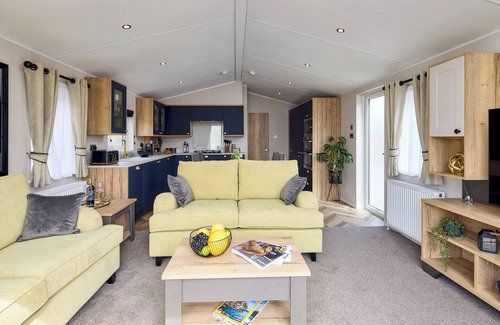 Great Houghton Casa | Billing Aquadrome 2 Bed Hot Tub Caravan MI12