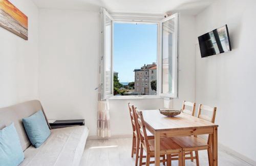 Varazze Apartamento | Bilocale Mezzano in centro