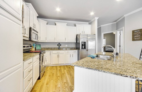 Biloxi Condominio | Biloxi Condo w/ Community Pool ~ Half-Mi to Beach!