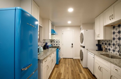 Encanto Casa | Biltmore Bungalows Triplex w/Heated Pool, Carports, 9 Smart TVs, W/D, Fast WiFi