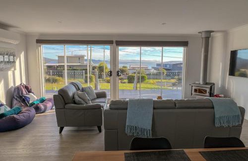 Binalong Bay Casa | BINALONG BRAE @ Bay of Fires Two bedroom both with ensuites