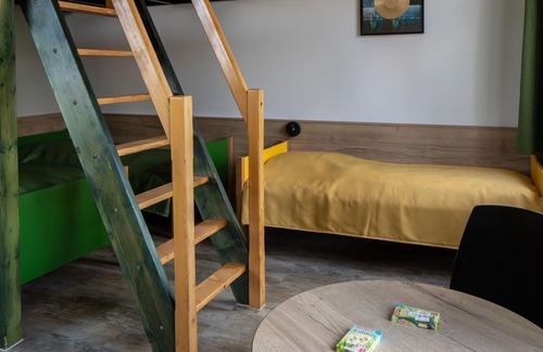 Cossebaude Apartamento | Biology cabinet - guest house Dresden - old school Gohlis