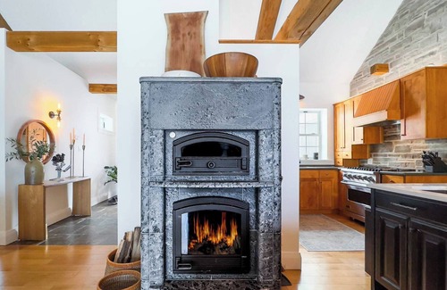 Ashfield-Colborne-Wawanosh Cabaña | Birch Beach Lake House-Hottub Sauna Lake Access