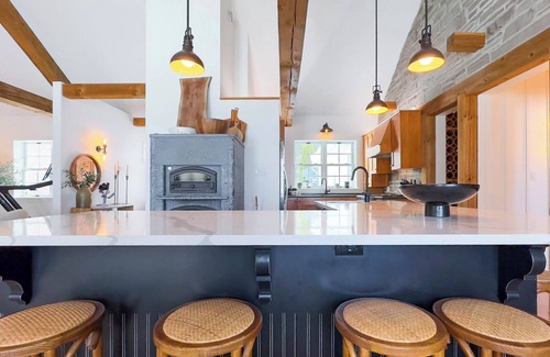 Ashfield-Colborne-Wawanosh Cabaña | Birch Beach Lake House-Hottub Sauna Lake Access