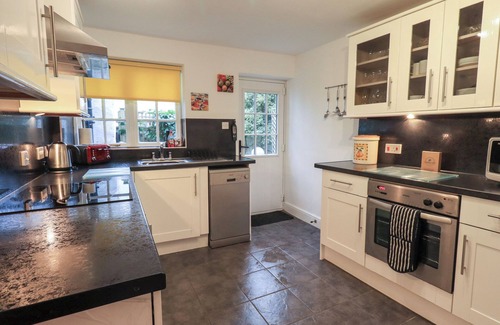 Ambleside Cabaña | BIRCHCROFT, pet friendly, character holiday cottage in Ambleside