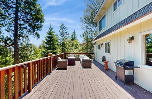 Blue Jay Casa | Birchwood Bliss