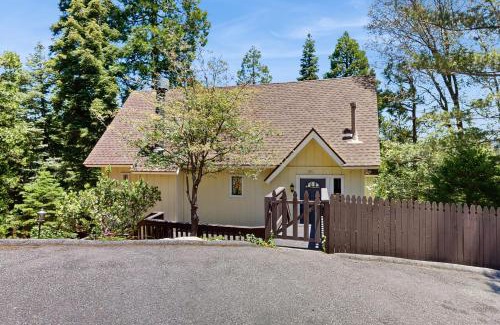 Blue Jay Casa | Birchwood Bliss