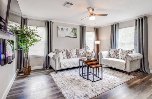 Pasadena Casa | Bird House Fully Equipped Home Near Downtown