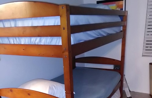 Orlando Casa | bird of paradise quarters
