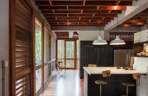 Gamboa Casa | Vacaciones en una obra de arte arquitectónica: BirdHouse por el Canal de Panamá.