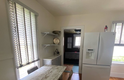 Livingston Casa | Birdies Bungalow on K street
