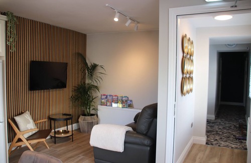 Mitchelstown Casa | Birdies Townhouse