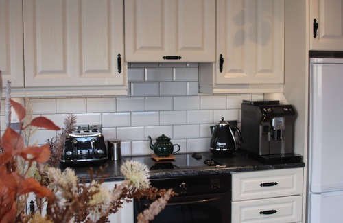 Mitchelstown Casa | Birdies Townhouse