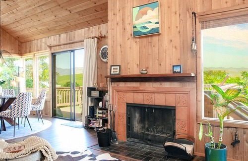 Lodge Hill Cabina | BIRDS’ EYE VIEW provides quite possibly the most glorious panoramic.