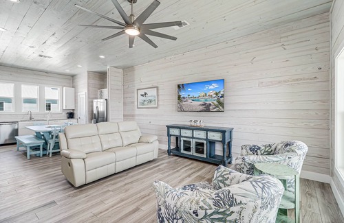 Palm Harbor Casa | Birds Eye View Sp163 3 Bedroom Home by RedAwning